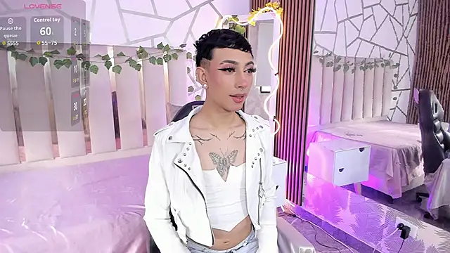 CYRUS TAY online show from 06/19/26, 07:52