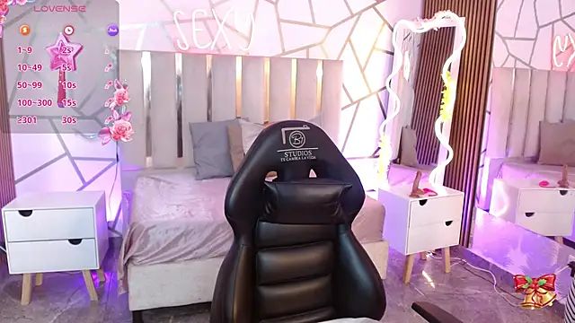 CYRUS TAY online show from 12/02/25, 01:57