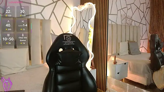 CYRUS TAY online show from 01/10/26, 12:00