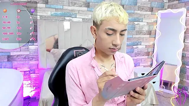 CYRUS TAY online show from 05/28/26, 11:49