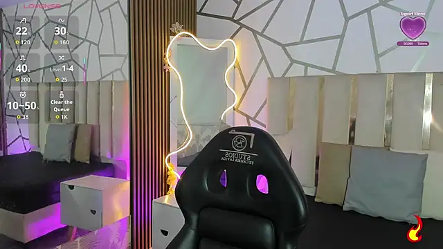 CYRUS TAY online show from 04/04/26, 12:01