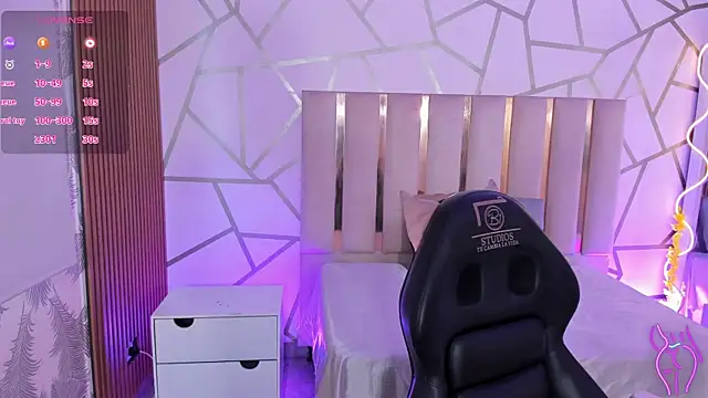 CYRUS TAY online show from 04/18/26, 12:07