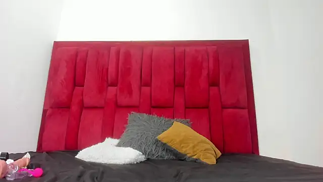 LilithVibe  online show from 10/25/25, 04:11