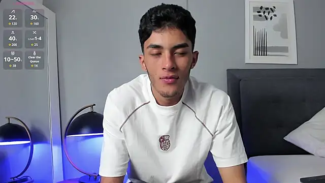 Snapshot of Tylerffoxx chatting on 02/04/26, 08:04 Tylerffoxx online show from 02/04/26, 08:04