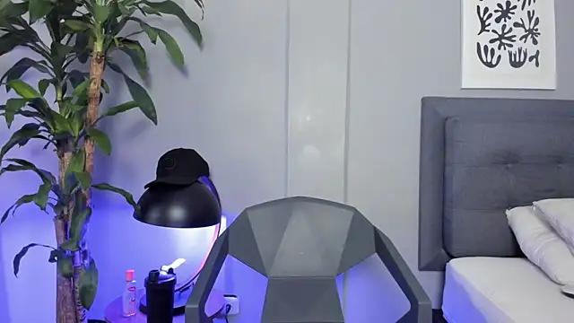 Tylerffoxx online show from 04/10/26, 09:11