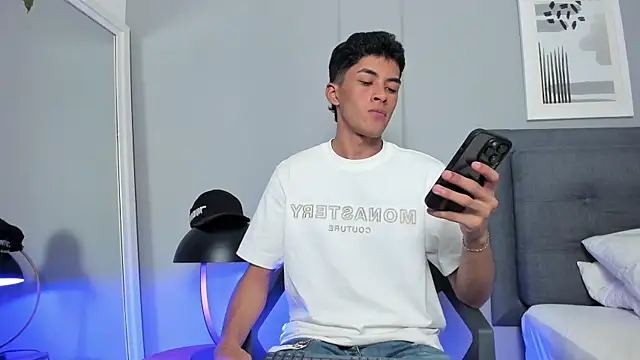 Tylerffoxx online show from 11/21/25, 09:03