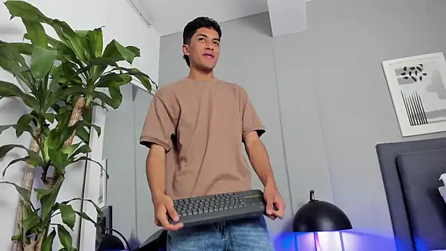 Tylerffoxx online show from 10/26/25, 08:42