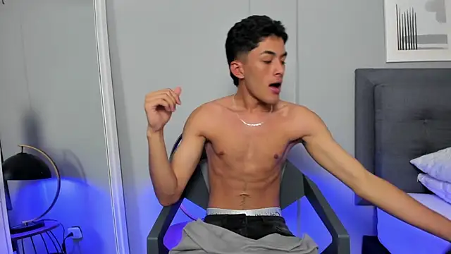 Tylerffoxx online show from 11/11/25, 07:41