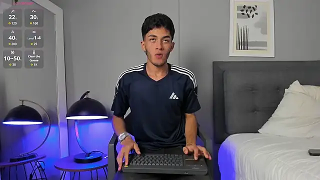 Snapshot of Tylerffoxx chatting on 02/10/26, 08:41 Tylerffoxx online show from 02/10/26, 08:41