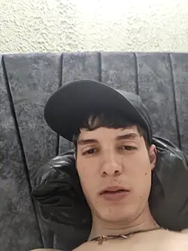 Jheampiiero online show from 10/26/25, 07:03