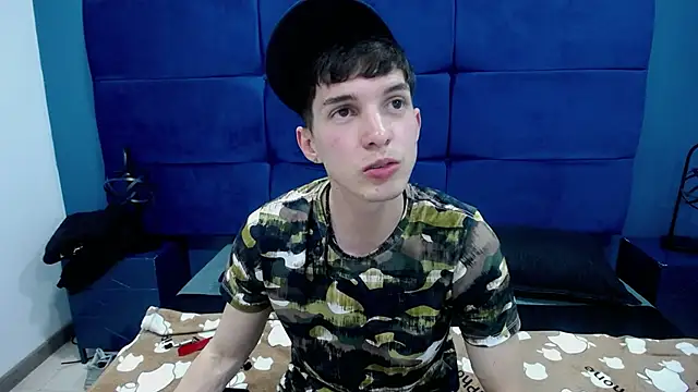 Jheampiiero online show from 09/25/25, 01:11