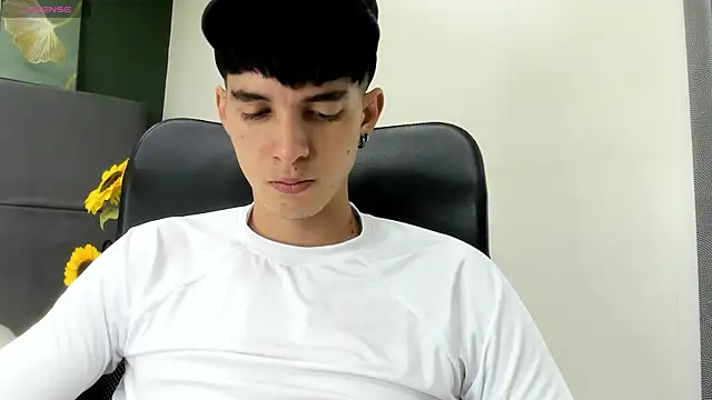 Jheampiiero online show from 04/15/26, 08:42