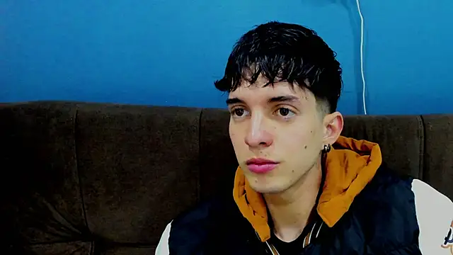 Jheampiiero online show from 12/18/25, 02:10