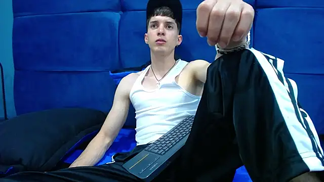 Jheampiiero online show from 09/29/25, 02:44