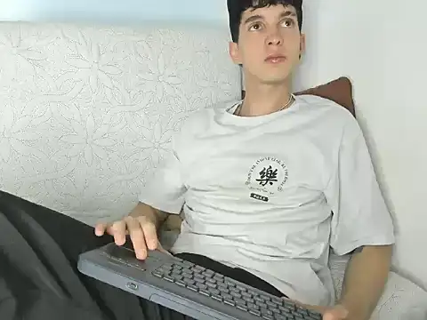 Jheampiiero online show from 02/23/26, 09:04