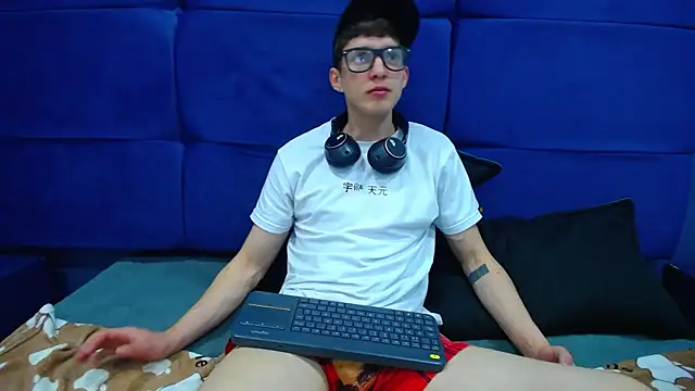 Jheampiiero online show from 09/26/25, 02:46