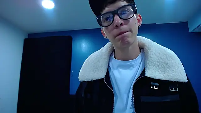 Jheampiiero online show from 10/24/25, 01:43