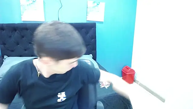 Jheampiiero online show from 10/28/25, 01:21