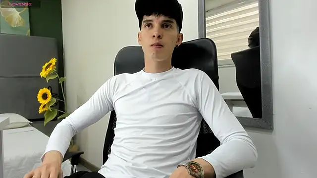 Jheampiiero online show from 04/13/26, 09:19