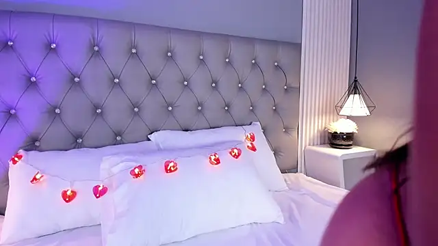 CarolineLee  online show from 02/13/26, 11:05