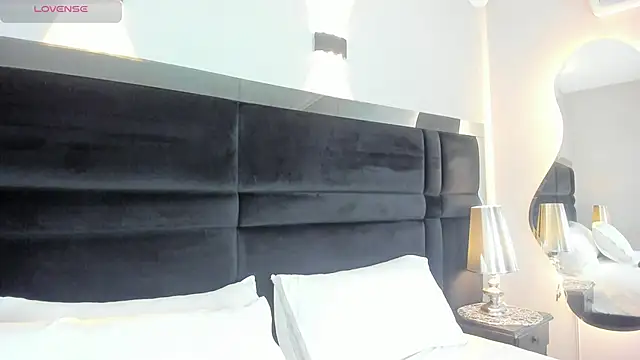 CarolineLee  online show from 03/10/26, 10:36