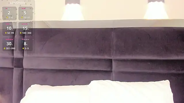 Snapshot of CarolineLee_ chatting on 06/26/26, 10:37 CarolineLee online show from 06/26/26, 10:37