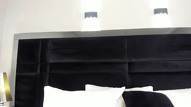 CarolineLee  online show from 03/30/26, 10:33