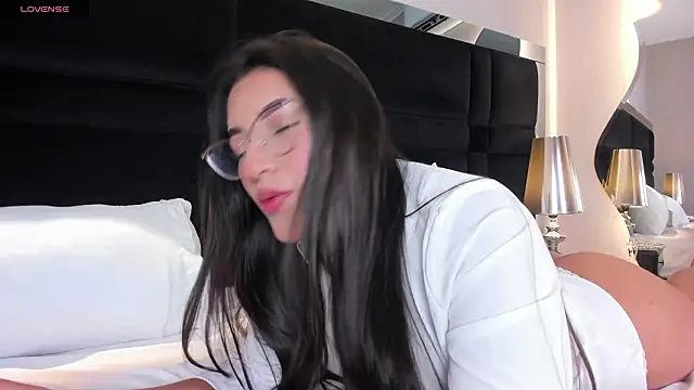 CarolineLee  online show from 01/31/26, 10:41