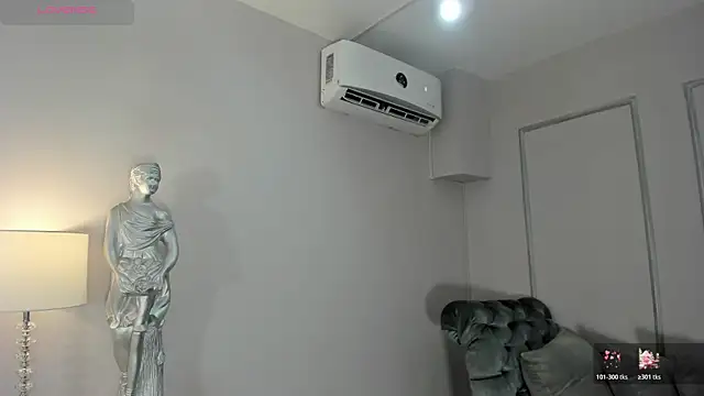 CarolineLee  online show from 12/17/25, 10:37