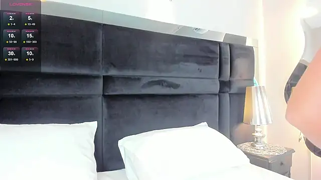 CarolineLee  online show from 03/16/26, 10:45