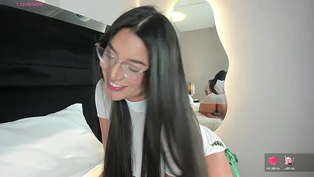 CarolineLee  online show from 03/17/26, 11:19