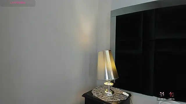 CarolineLee  online show from 03/27/26, 10:33