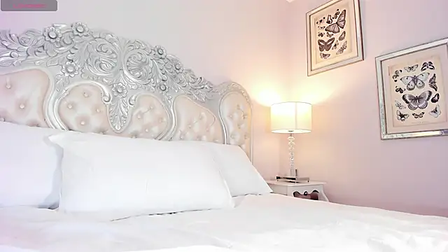 CarolineLee  online show from 11/19/25, 11:05