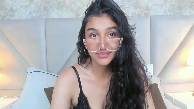 ValentiinaCruz online show from 10/26/25, 06:52