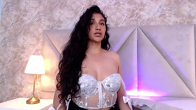 ValentiinaCruz online show from 11/17/25, 07:34