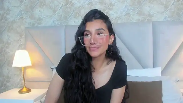 ValentiinaCruz online show from 10/20/25, 10:21