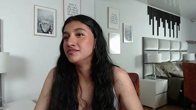 ValentiinaCruz online show from 11/13/25, 09:40