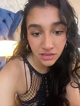 ValentiinaCruz online show from 12/15/25, 10:48