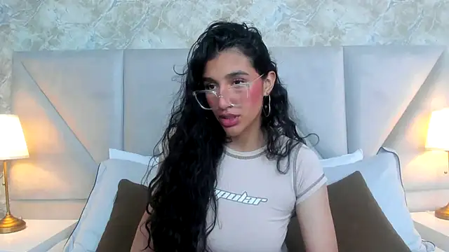 ValentiinaCruz online show from 10/21/25, 10:20