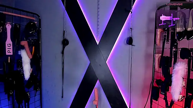 VictoryaLiah BDSM online show from 02/09/26, 10:57