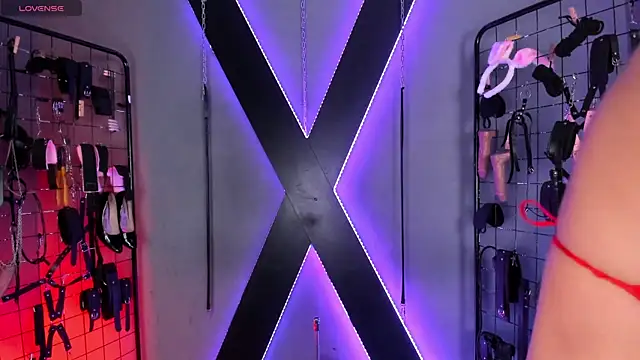 VictoryaLiah BDSM online show from 05/13/26, 10:44