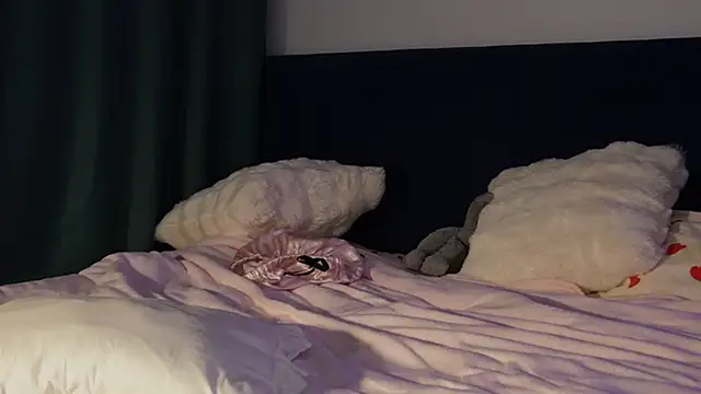 cuteleraay online show from 02/06/26, 09:55