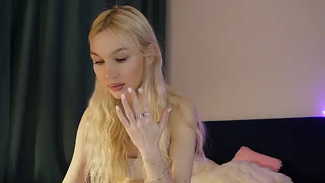 cuteleraay online show from 02/22/26, 08:54