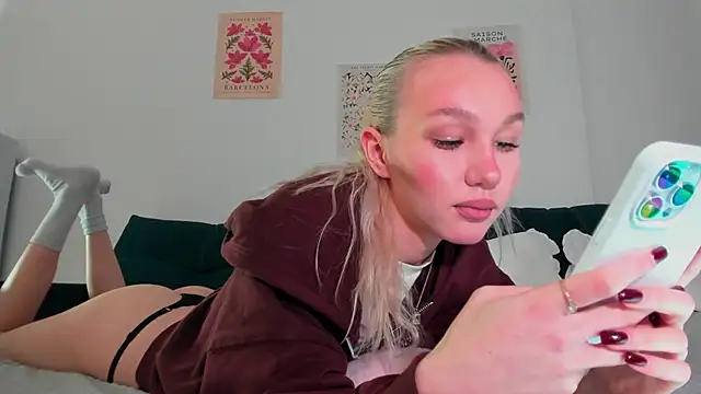 cuteleraay online show from 10/09/25, 08:31
