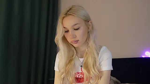 cuteleraay online show from 02/08/26, 07:00