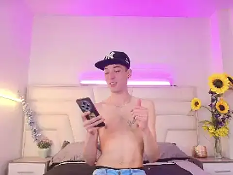 Ashton Myers online show from 11/03/25, 08:12