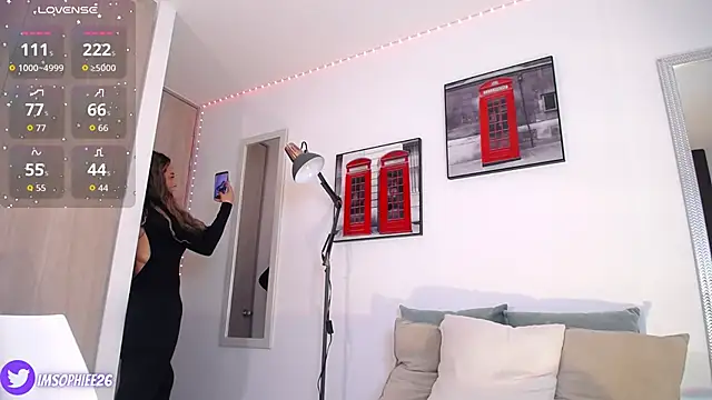 Imsophie2 online show from 11/20/25, 12:44