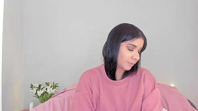 Laura-angeel online show from 10/29/25, 08:41