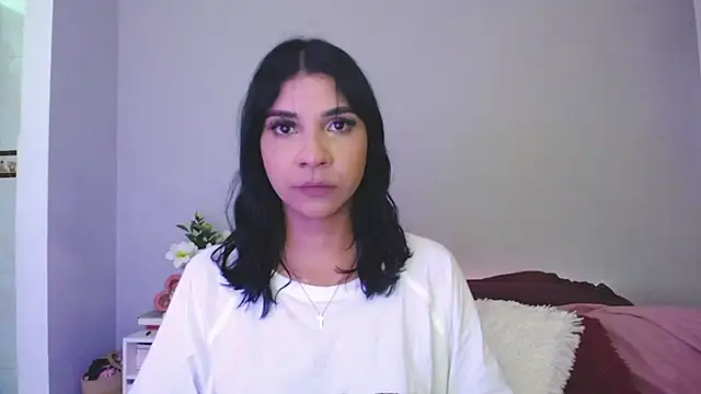 Laura-angeel online show from 11/18/25, 10:34