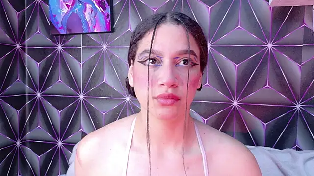 Megan Luxe online show from 10/03/25, 06:37